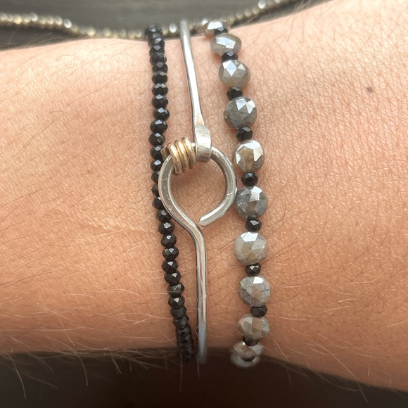 Black Spinel Bracelet - Picture 2 of 4